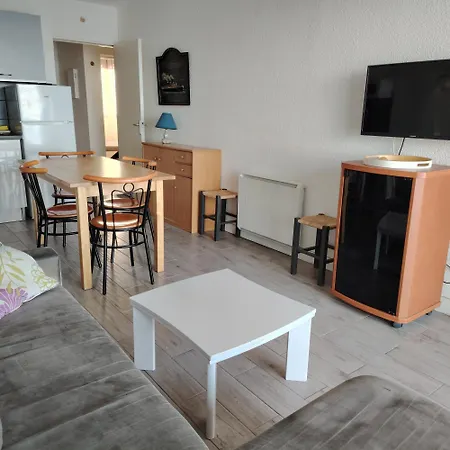 3 Pieces Front De Lejlighed *